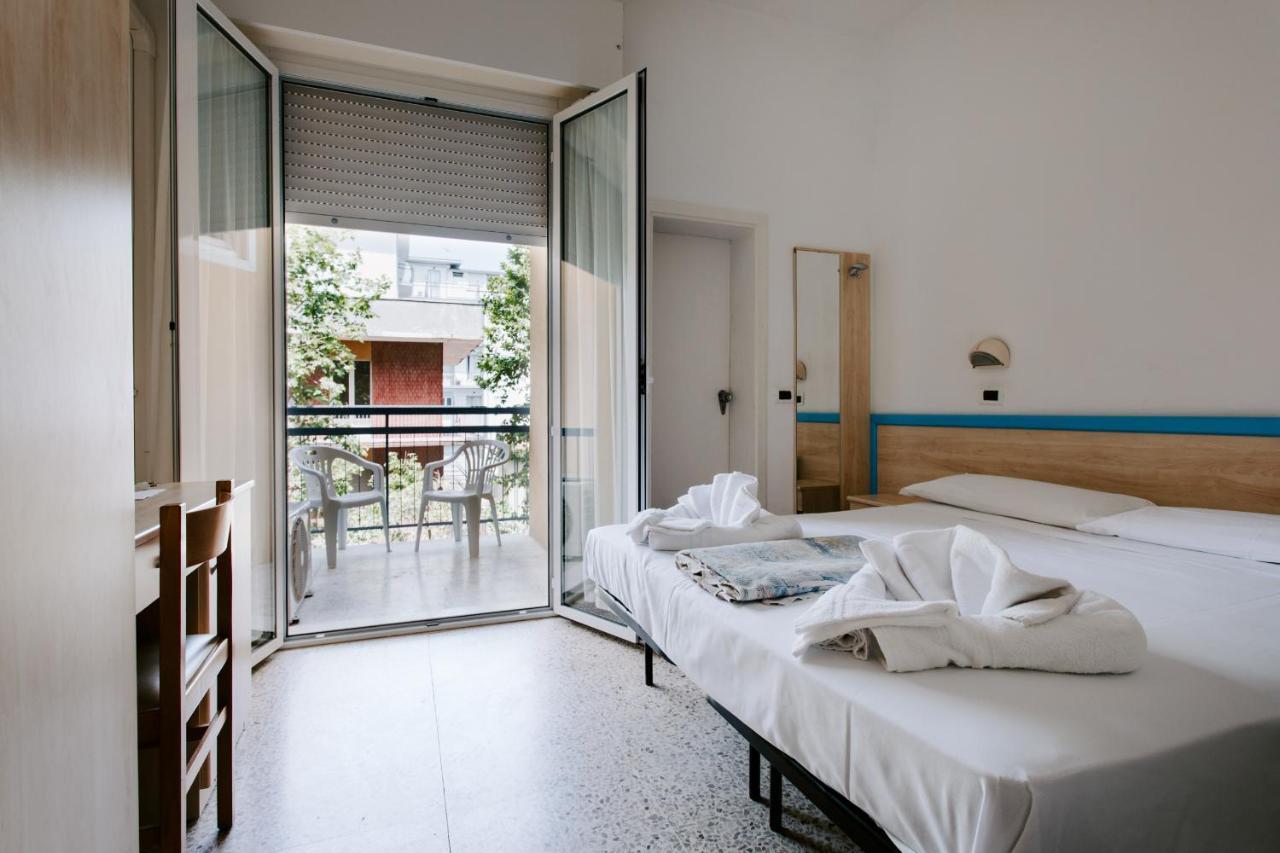 Hotel Edward Беллария-Иджеа-Марина Экстерьер фото