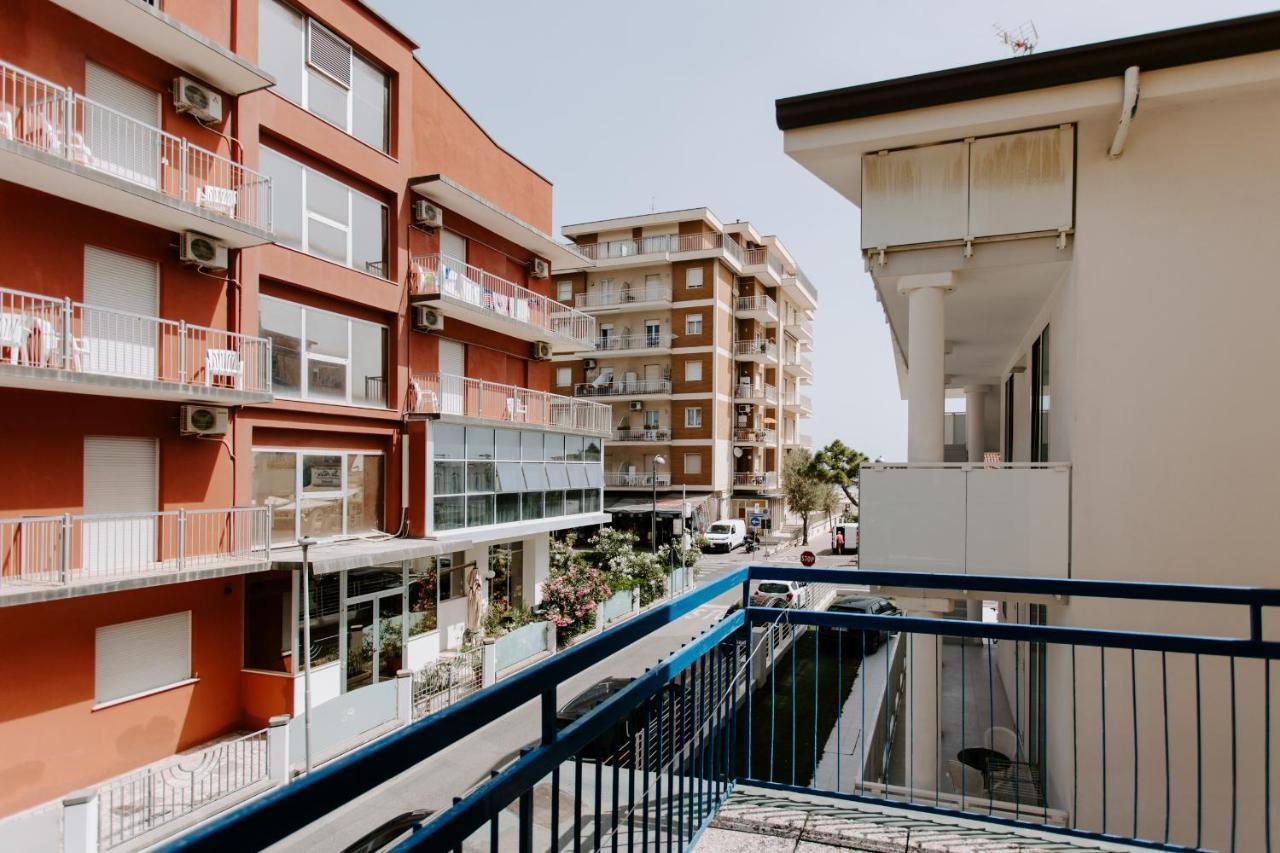 Hotel Edward Беллария-Иджеа-Марина Экстерьер фото