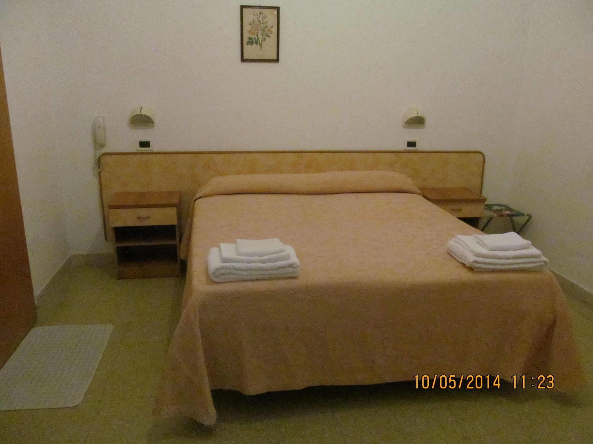 Hotel Edward Беллария-Иджеа-Марина Экстерьер фото