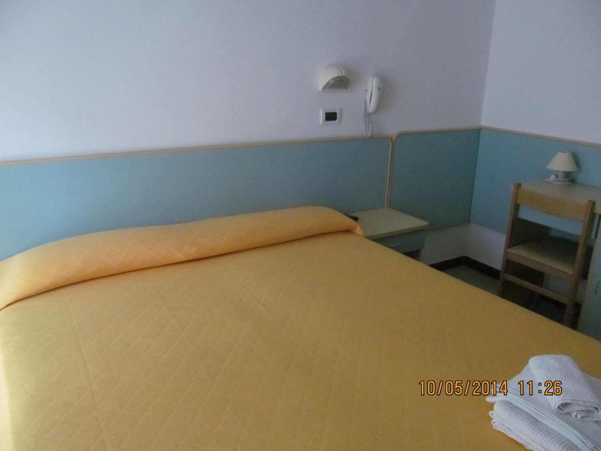 Hotel Edward Беллария-Иджеа-Марина Экстерьер фото